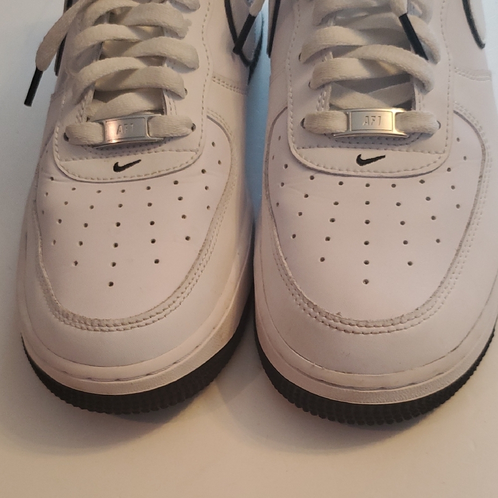 Nike Air Force 1 White with Black Details - Picture 6 of 16